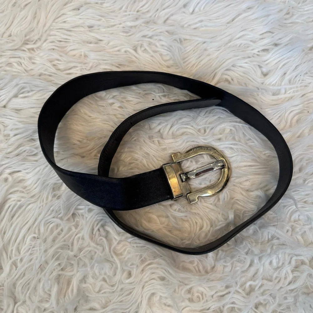 Ferragamo Gancini Belt Made in Italy Leather Distressed Buckle Belt